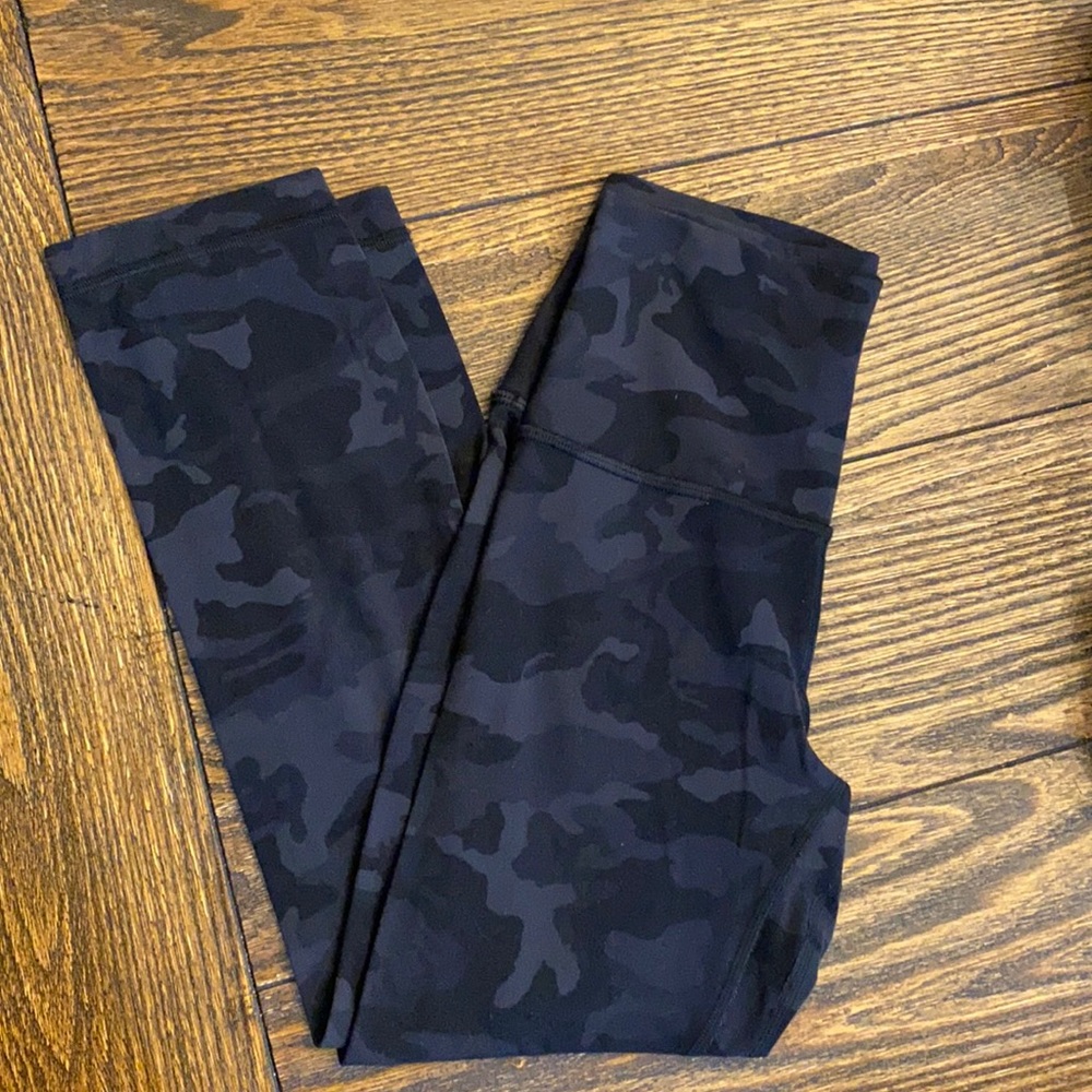 Lululemon Align 21 inch black Camo pant size 4